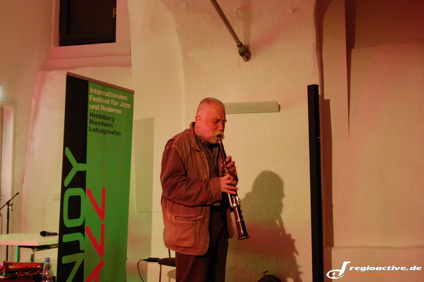 Peter Brötzmann spielte im Rahmen von Enjoy Jazz ein Solokonzert.